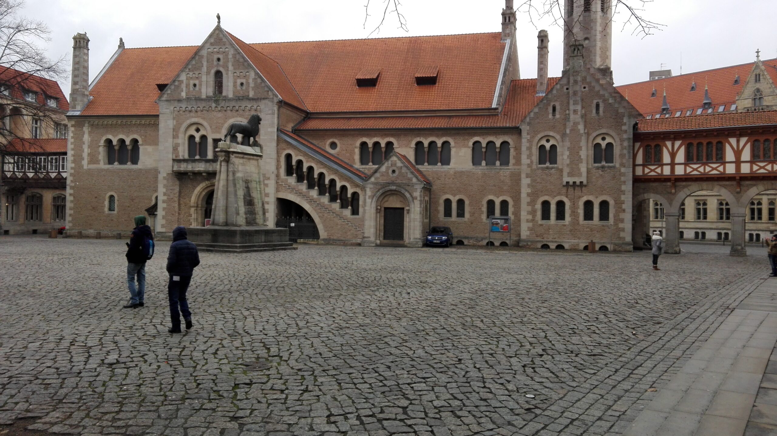 Braunschweig – între ploaie, suporteri și simbolul leului