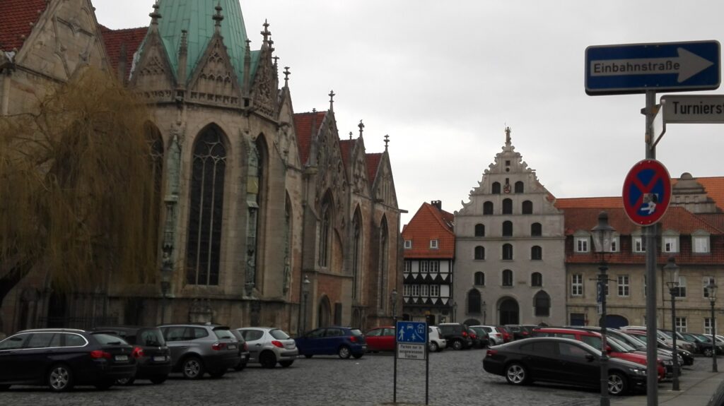 Piață istorică din Braunschweig într-o zi ploioasă